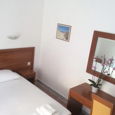 Natalie Apartment Neos Marmaras